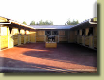La cour en U - 10 boxes
