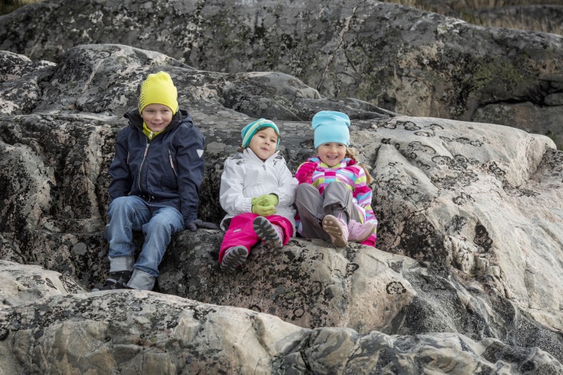 521241A_Parkour_521235_Mikstuura_521196_Hilma_Sitting.jpg