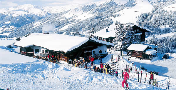 Skifahren im Zillertal mit Apres Ski, Winterurlaub im Salzburger Land, Ferienwohnungen in Österreich Tirol