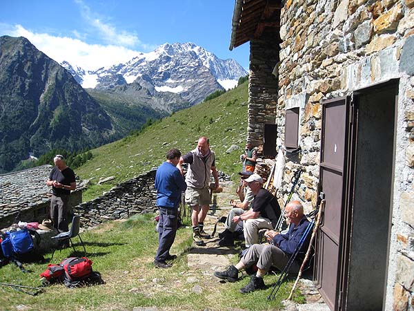 Rast an der Alpe Fora (2302m)