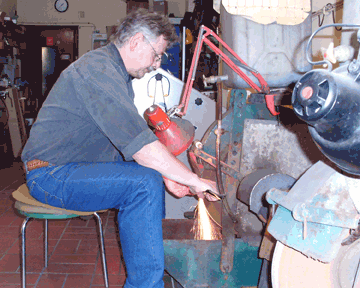 Messerschmiedemeister Volker Schmachtenberg