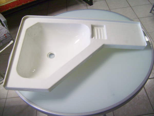 lavabo angle rectangulaire blanc
