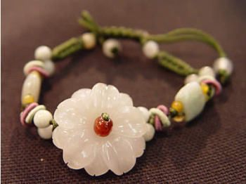 Hoki - Bracelet fleur de jade blanc.