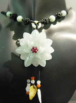 Teikyo - Collier fleur de jade. Bijou avec certificat d'authenticit�.