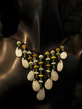 RYAKUO collier 9 gouttes de jade. Cr�ation JADE-FRANCE.