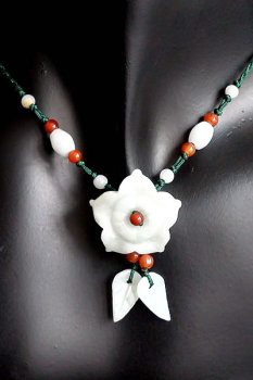 Bitchu collier fleur