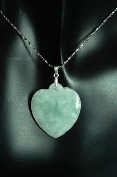 Shinano pendentif coeur de jade