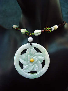 Bonheur - Collier cercle de jade et fleur