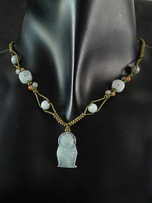 Pendentif en jade. Bouddha. Jade-France