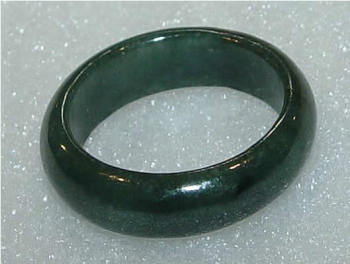 GENJI - Bague jade vert profond. Jonc ou alliance.