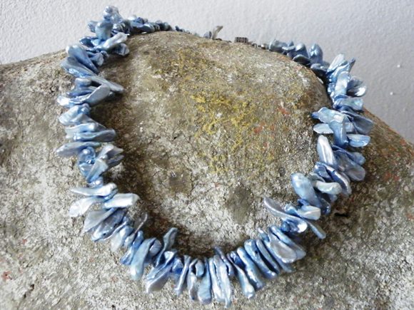 Au�ergew�hnlicher Perlenschmuck mit wundersch�nem L�ster: Biwa-Perlencollier "Azur"