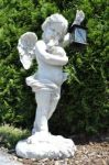 Engel stehend mit Laterne und H�schen