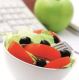 Bild von Salat und Apfel