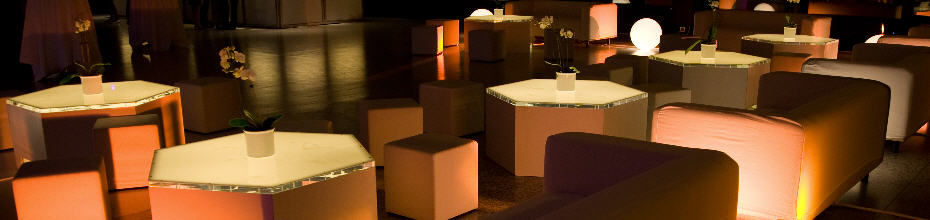 Lounge by night