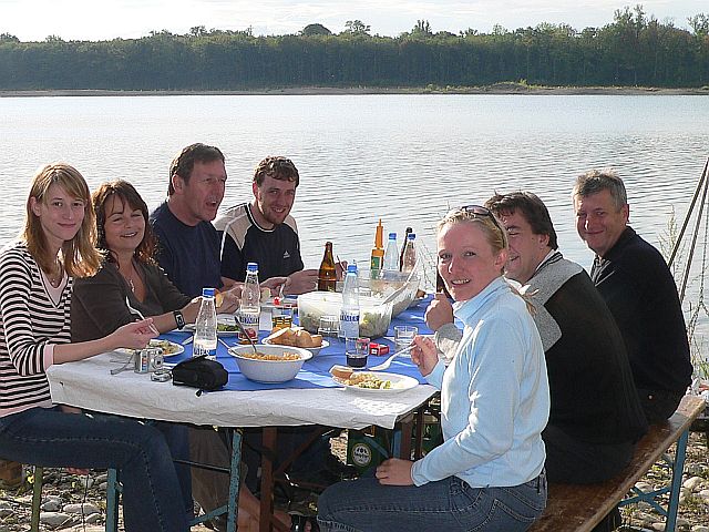 Outdoor-Barbecue am See