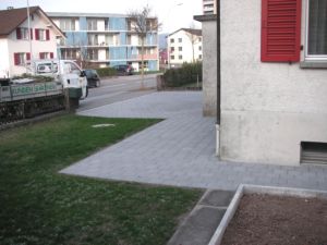 An der Arbeit|Verbundsteine|Kundeng�rtner Fiore|Neuendorf