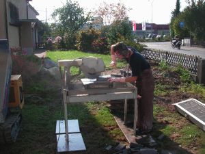 An der Arbeit|Verbundsteine|Kundeng�rtner Fiore|Neuendorf