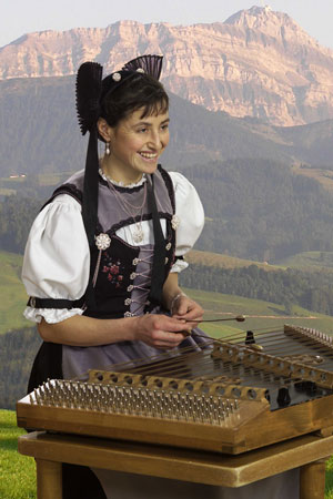 Silvia Inauen-Bollhalder; Hackbrett & Klavier wohnhaft in Appenzell