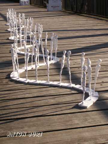 Licht- und Schattenspiel in der Installation NOVA 4 auf der Eisenbr&uuml;cke Rheinfelden, Installation von Anton Buri, K&uuml;nstler, Rheinfelden, Schweiz
