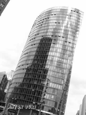 Spiegelungen im Sony Center, Berlin, Fotografie von Anton Buri, Fotograf, Lohn - Ammannsegg, Schweiz
