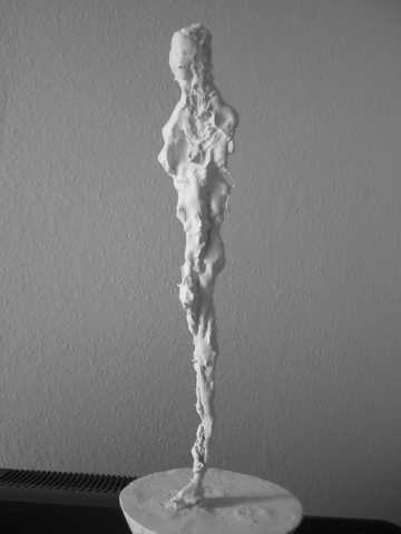 Filigrane Sch&ouml;nheit mit wunderbaren glatten Gesicht. Diese Gipssulptur ist in Privatbesitz. Anton Buri, Kunstschaffender, Lohn - Ammannsegg, Schweiz