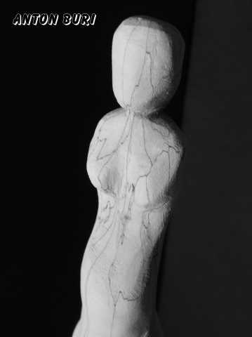 Wundersch&ouml;ne Maserierung weist diese Holz - Skulpur auf. Treibholzst&uuml;ck aus dem Rhein. Holz - Skulptur von Anton Buri, Architekt HTL, Lohn - Ammannsegg, Schweiz