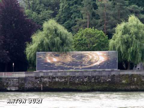 Blick von Deutschland über den Rhein auf die Installation NOVA ART von Anton Buri, Kunst + Architektur, Rheinfedlen, Schweiz