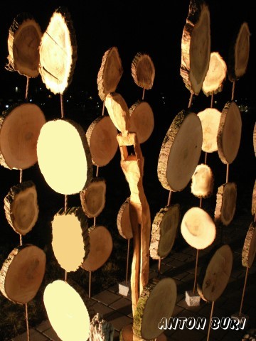Installation Zeitmaschine von Anton Buri, freischaffender K&uuml;nstler, Rheinfelden, an der Ausstellung BrotLOSKunsthappening in der Elisabethen Kirche in Basel