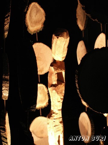 Installation Zeitmaschine von Anton Buri, freischaffender K&uuml;nstler, Rheinfelden, an der Ausstellung BrotLOSKunsthappening in der Elisabethen Kirche in Basel