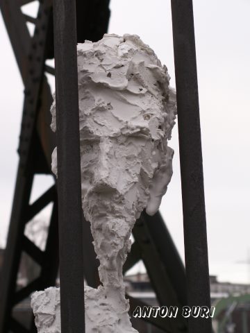 Installation "JA zur Erweiterung der Personenfreiz&uuml;gigkeit" von Anton Buri, freischaffender K&uuml;nstler Lohn - Ammannsegg, Schweiz