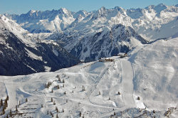 Skiurlaube genießen im ruhigen Skiort Gaschurn Vorarlberg Österreich Skiurlaube genießen im ruhigen Skiort Gaschurn Vorarlberg Österreich