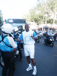M.A. NGOMA Porteur de la Flamme Olympique