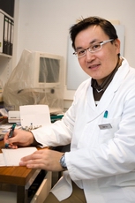 Le van Hung, Optikermeister