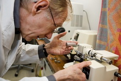 Herr Bartsch bei der Arbeit