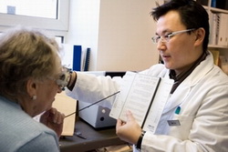 Herr Le van Hung bei der �berpr�fung