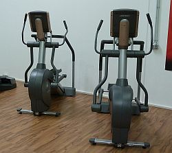 Life Fitness Crosstrainer im bamp Fitness-Studio. F&uuml;r eine gr&ouml;&szlig;ere Ansicht auf das Bild klicken.
