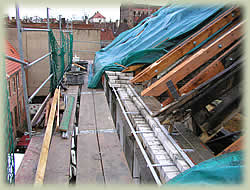 Alle maroden Dachbinder wurden erneuert.