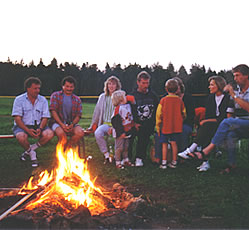 Lagerfeuerromantik in den Ferien im Bayerischen Wald