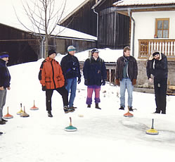 Eisstockschiessen im Urlaub direkt am Bauernhof