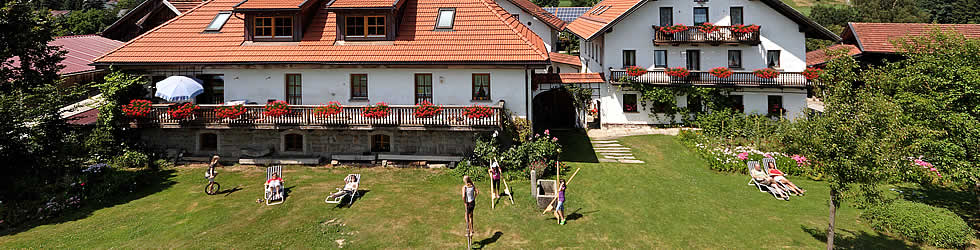 rund-um-den-hof.jpg