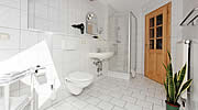 Bauernhof Gr&uuml;ndinger, Ferienwohnung I Bad mit Dusche/WC
