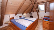 Bauernhof Gr&uuml;ndinger, Ferienwohnung Studiowohnung Panorama Schlafzimmer mit 2 Betten