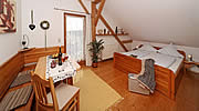Bauernhof Gr&uuml;ndinger, Appartement Wohn- Schlafzimmer