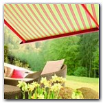 Gelenkarm-Markise auf Balkon oder Terrasse