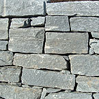 p�nter. Gartenbau Natursteinmauer
