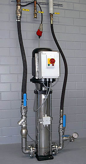 Vollautomatisch gesteuerte Industriereinigungsanlage mit Kreiselpumpe