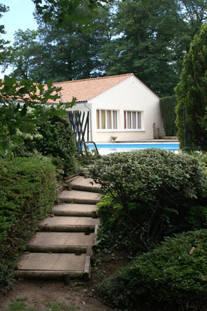 Les espaces verts de la piscine