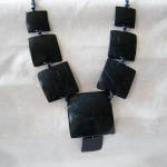 Collier Madagascar - Retrouvez tous les bijoux fantaisie en bois dans la boutique Brelok's >>