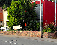Trockenmauer au&szlig;en