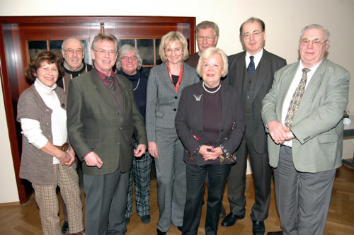 der neue Vorstand der SEN Odenthal mit Holger Müller MdL (vordere Reihe, 2.v.l.) und Michaela Bräutigam, Fraktionsvorsitzende CDU Odenthal (hintere Reihe,3 v.l,) der neue Vorstand der SEN Odenthal mit Holger Müller MdL (vordere Reihe, 2.v.l.) und Michaela Bräutigam, Fraktionsvorsitzende CDU Odenthal (hintere Reihe,3 v.l,)